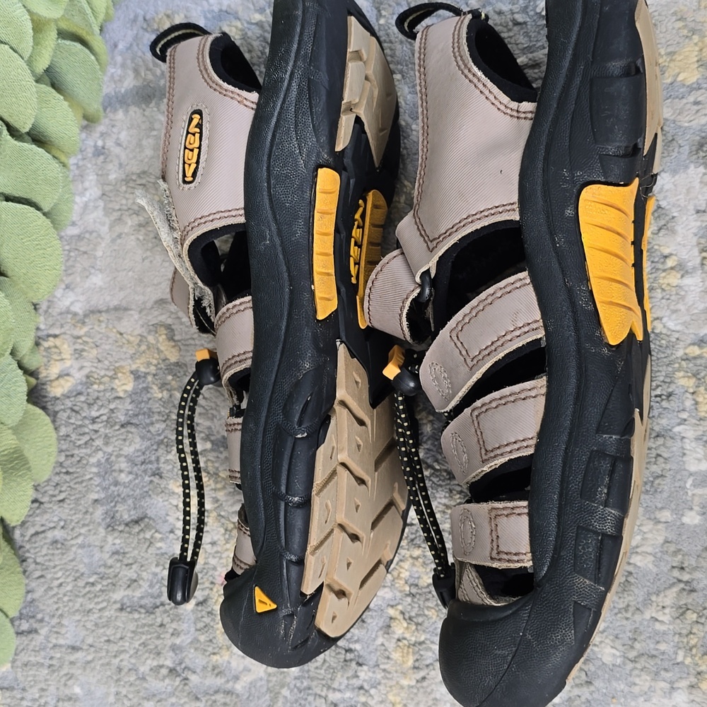 Keen Newport H2 Sandals - YOUTH Size 4 - Picture 7 of 15